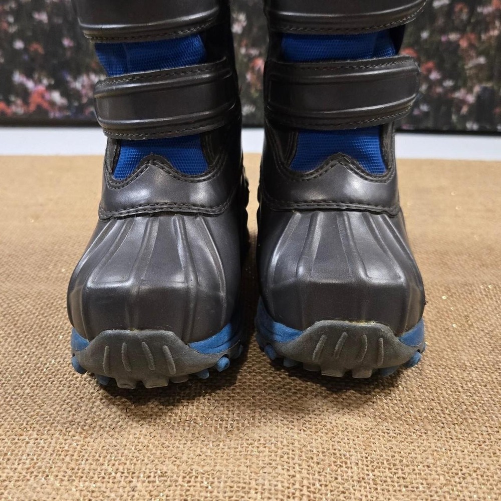 Blue & black toddler snow boots size 5